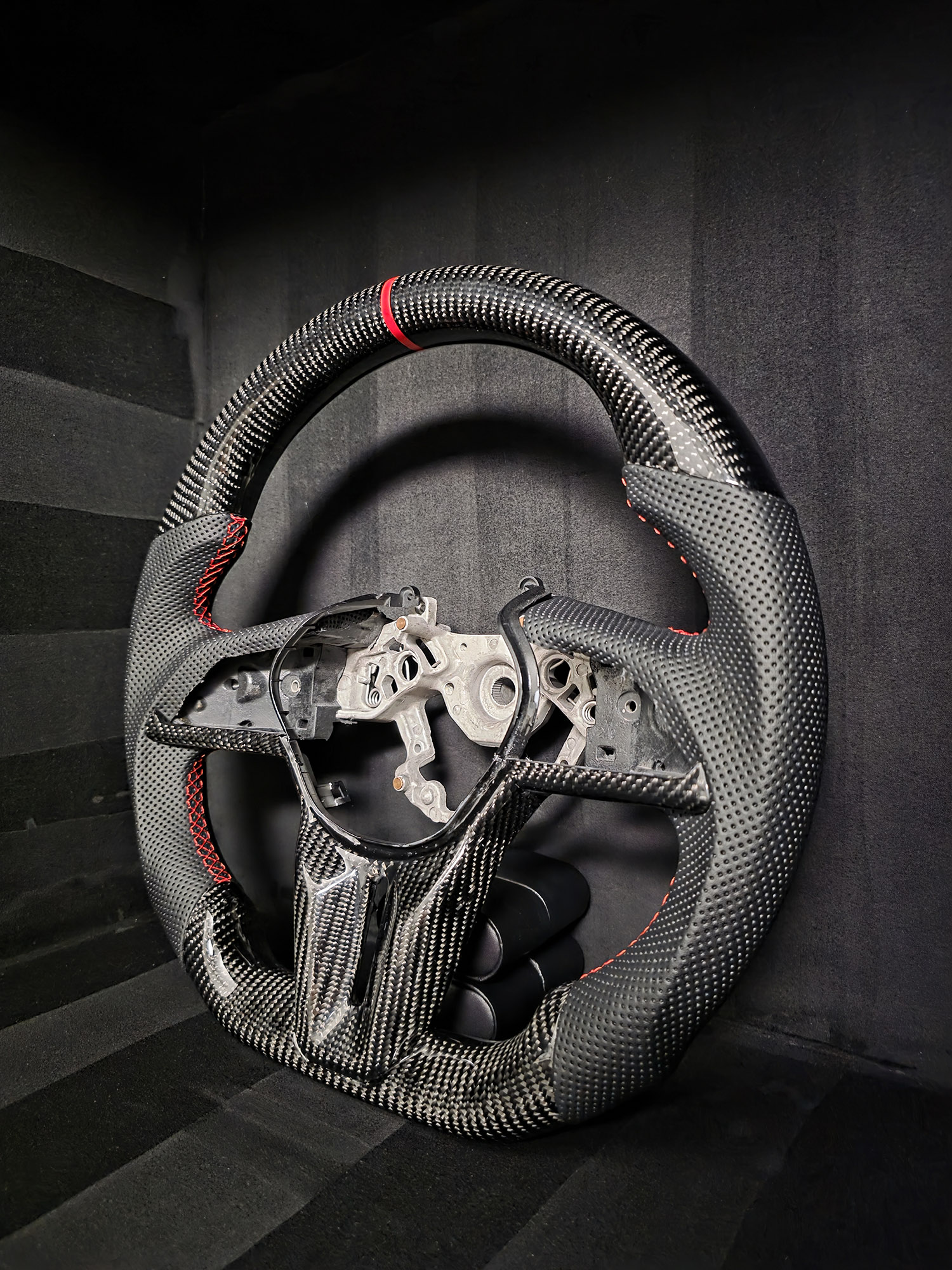 Race Essence Steering wheel for NISSAN R35 GT-R (2017-2024) (Includes Carbon Trim and Paddles) - Image 3