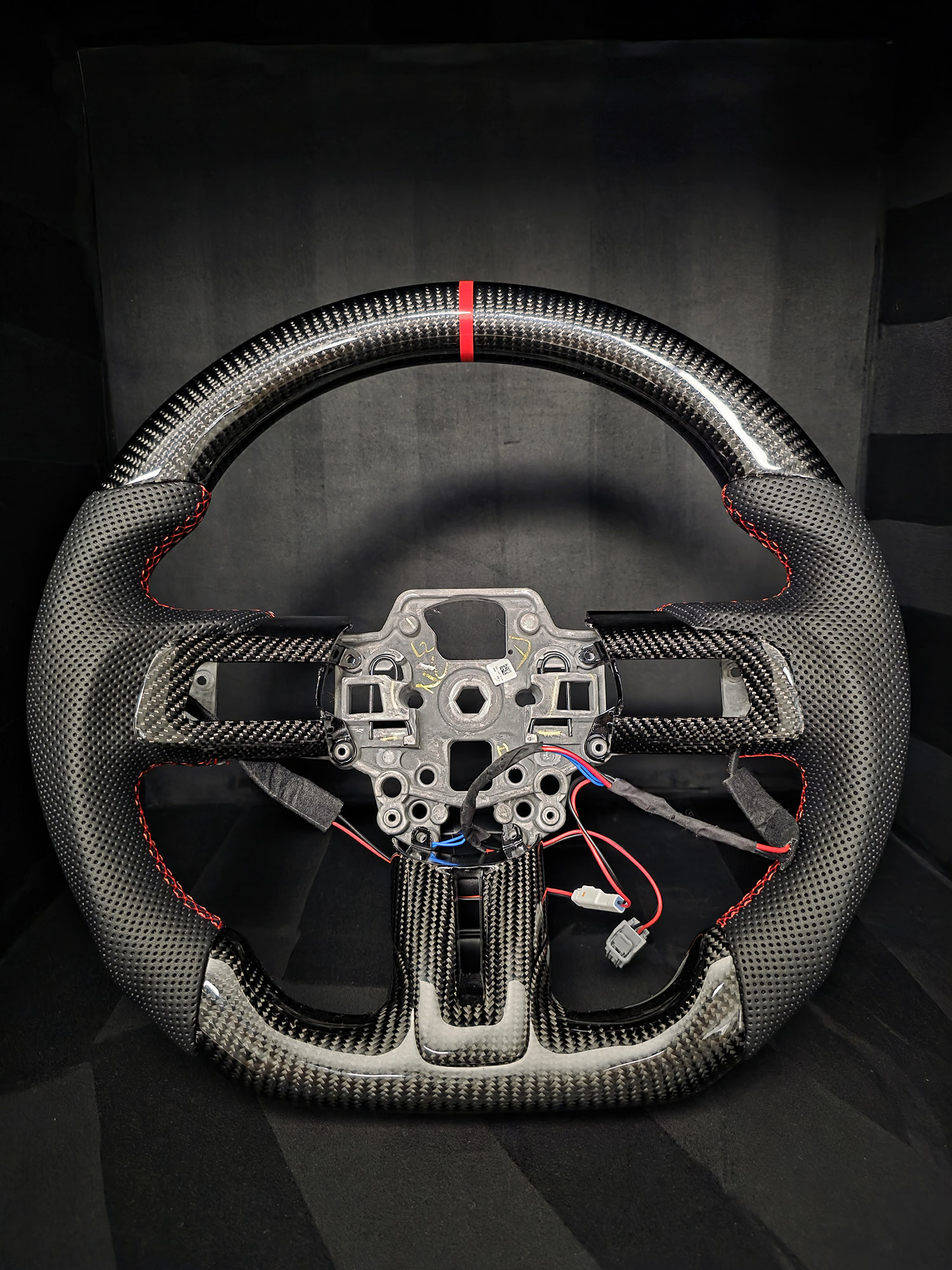 Race Essence Steering Wheel for Ford Mustang S550 2018+ Refresh (Includes Carbon trim and Heating) - Image 2