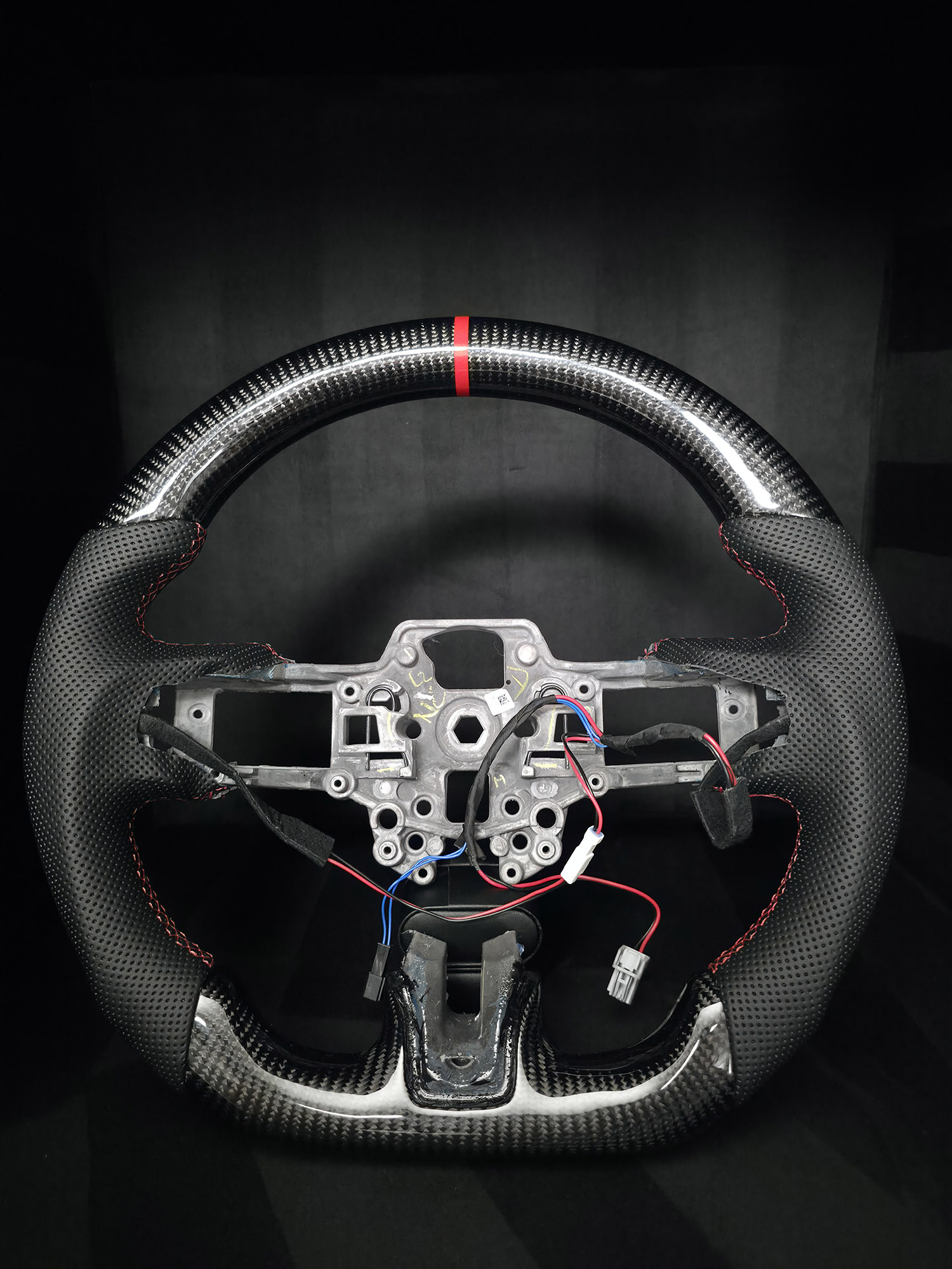 Race Essence Steering Wheel for Ford Mustang S550 2018+ Refresh (Includes Carbon trim and Heating) - Image 3