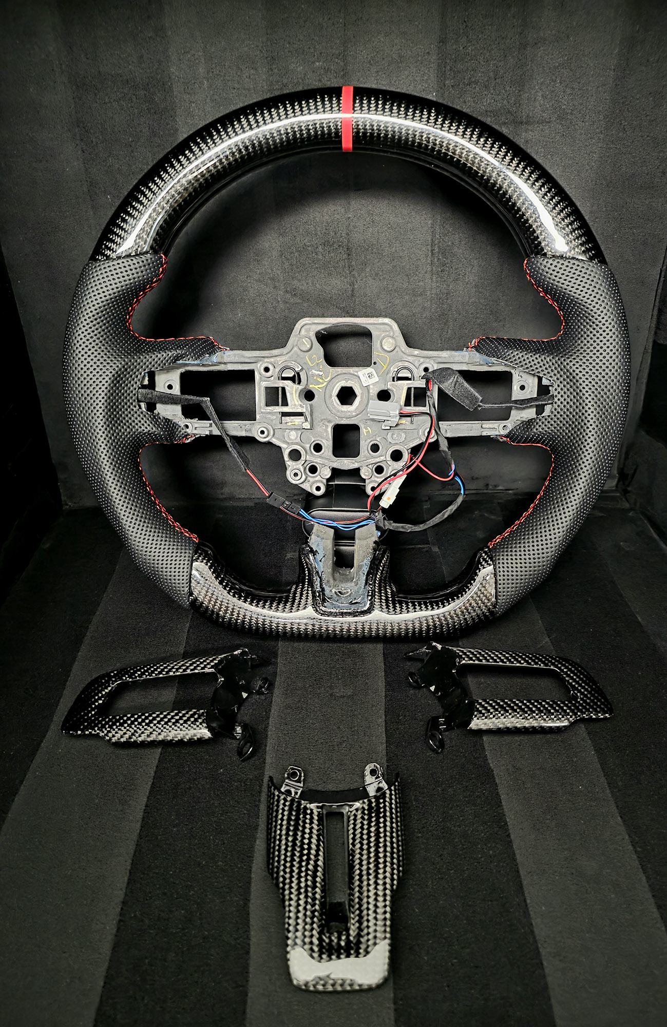 Race Essence Steering Wheel for Ford Mustang S550 2018+ Refresh (Includes Carbon trim and Heating)